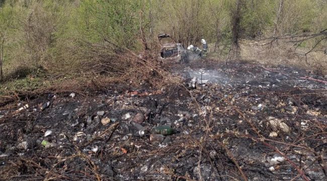 Şarampole uçan araç alev alev yandı