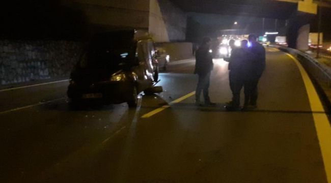 TEM'de 4 aracın karıştığı zincirleme kazada tır sürücüsü olay yerinden kaçtı