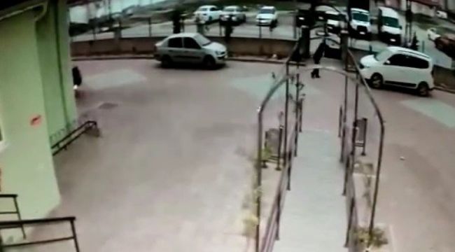Üzerine çatı düşen adam hayatını kaybetti