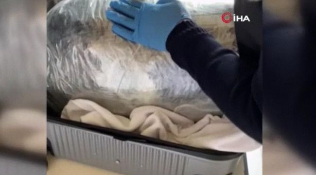 Yolcunun valizinden 10 kilogram uyuşturucu çıktı
