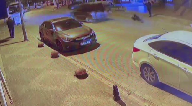 Yolun karşısına geçen yayaya otomobilin çarptığı feci kaza