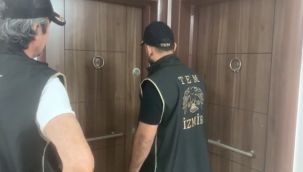 İzmir'de FETÖ'nün hücre evlerine baskın