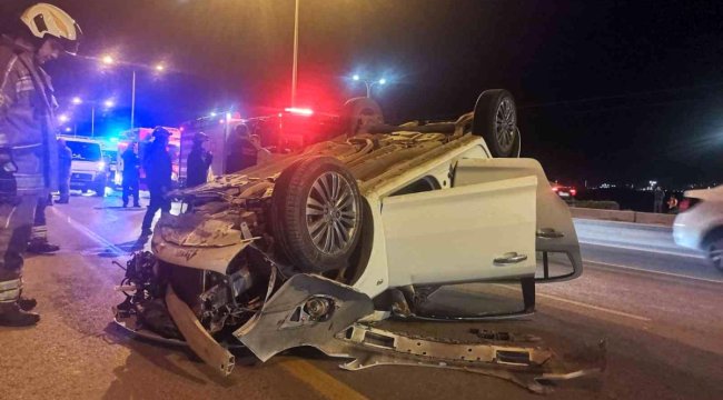 OTOMOBİL REFÜJE ÇARPIP, TAKLA ATTI