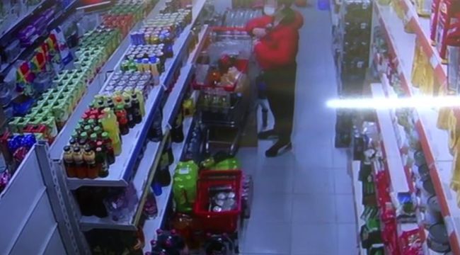 Küçükçekmece'de hırsızlık yapanları market sahibi yakaladı
