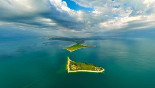 Van'ın el değmemiş adası Maldivler'i aratmıyor