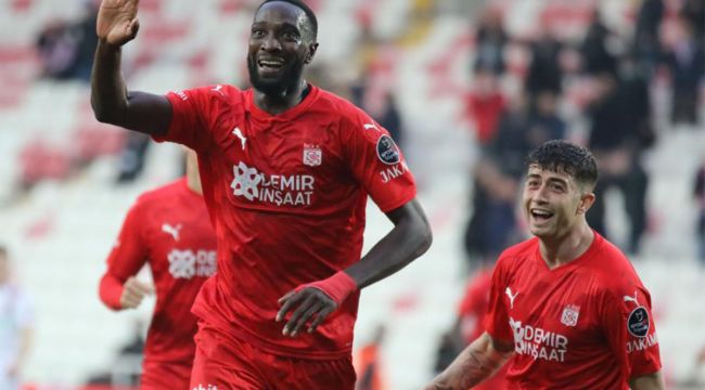 Yatabare adını Sivasspor tarihine yazdırdı