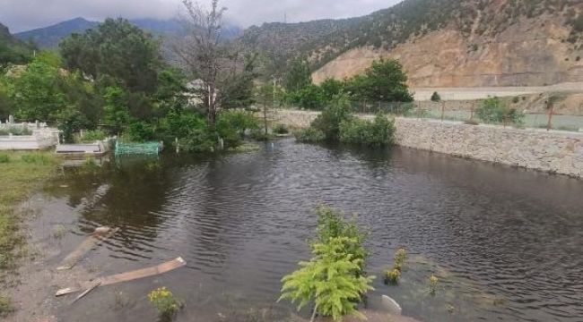 Baraj suları yükselince mezarlık 2'nci kez sular altında kaldı
