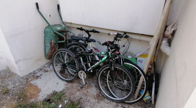 Sarkıntılık yüzünden ifade verirken bisiklet hırsızlığı yaptığı ortaya çıktı