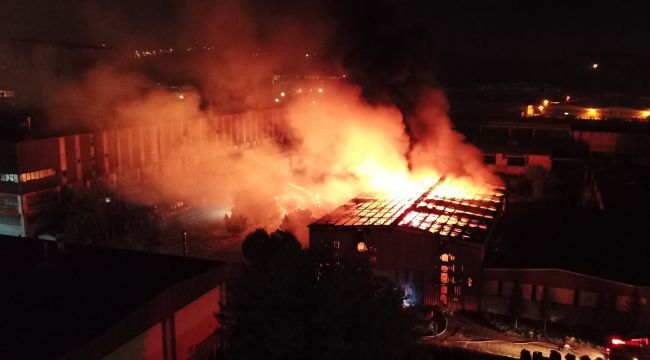 Fabrikada korkunç patlama: Alevler geceyi aydınlattı