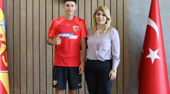Kayserispor, Baran'ı profesyonel yaptı