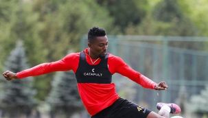 Kayserispor, Mensah'a kavuşuyor