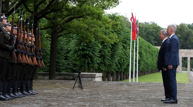 Milli Savunma Bakanı Hulusi Akar, Letonya'da