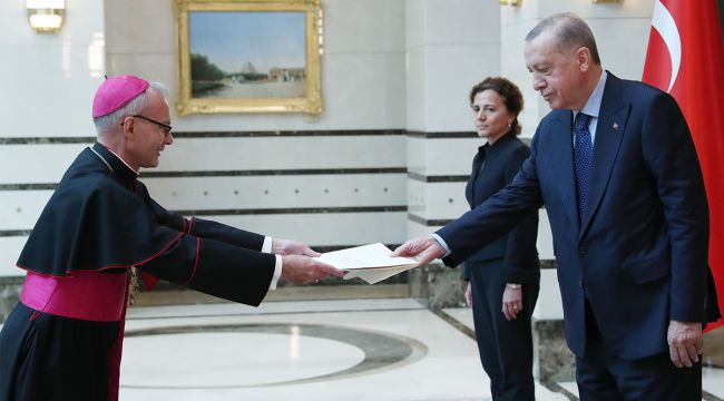 Vatikan Büyükelçisi Solczynski, Cumhurbaşkanı Erdoğan'a güven mektubu sundu