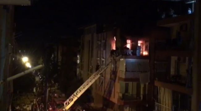 Yangında 2 çocuk mahsur kaldı