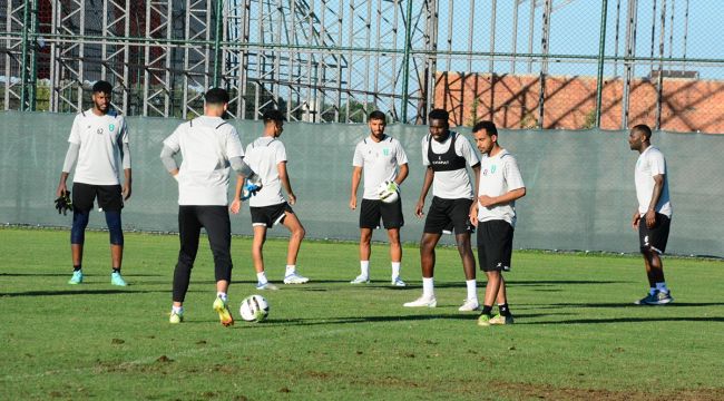 Al Ahli Saudi FC, sezon başı kampı için Kocaeli'de
