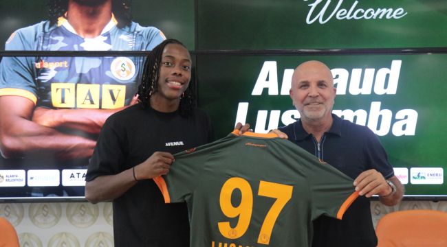Alanyaspor, Fransız Arnaud Lusamba'yı renklerine bağladı
