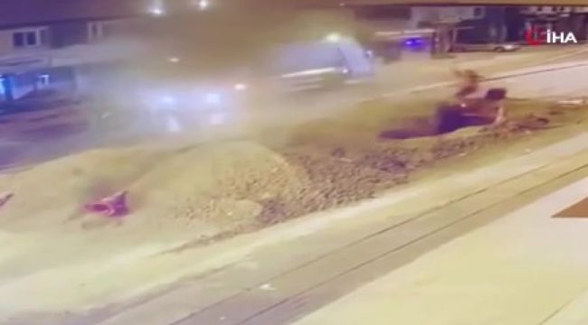 Ankara'da motosikletli kurye yol çalışmasında açılan çukura düştü