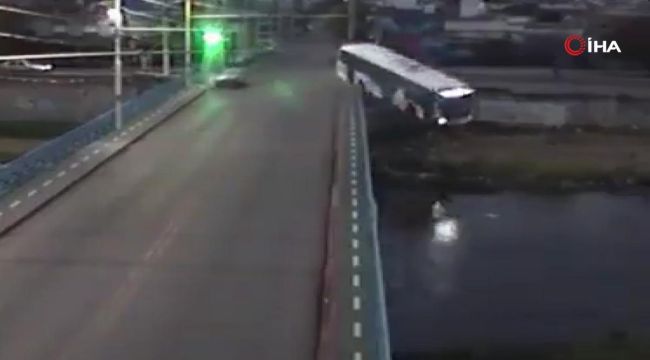 Arjantin'de otobüs köprüden düştü
