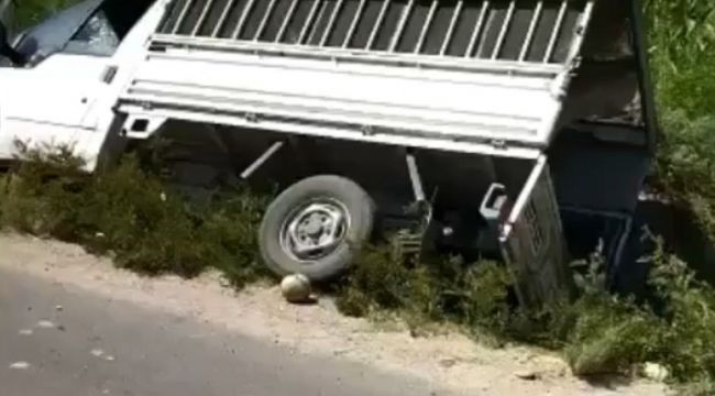 Batman'da işçi taşıyan kamyonet devrildi