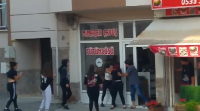 Bursa'da genç kızların kavgası