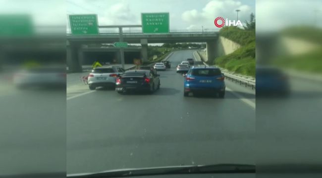 Düğün konvoyu yaptılar diğer araçlara yol vermediler