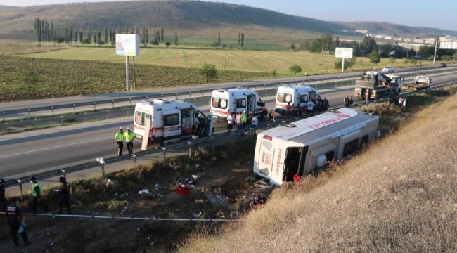 Feci kaza: Devrilen yolcu otobüsünden acı haber geldi