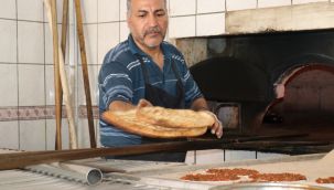 Fırıncıların 400 derece ateşin karşısında ekmek mücadelesi