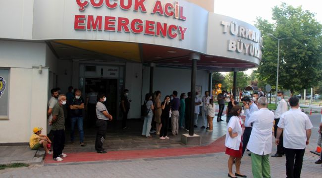 Hasta yakınları acil serviste güvenlik görevlisine saldırdı