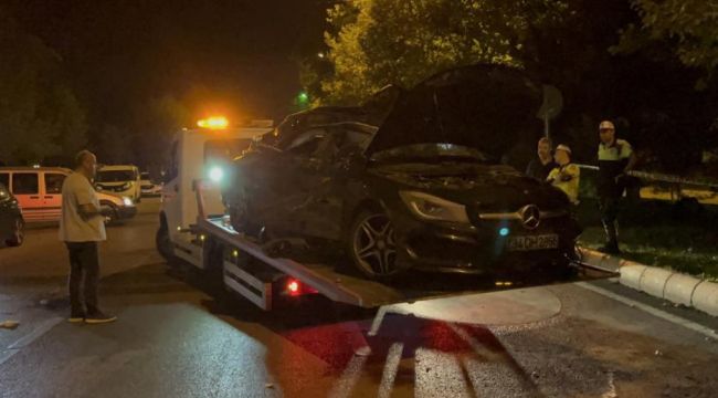 Hurdaya dönen araçta 2'si ağır 5 kişi yaralandı