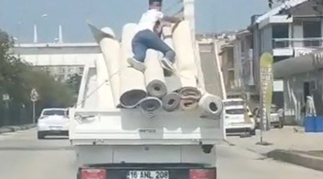 Kamyonet kasasında tehlikeli yolculuk