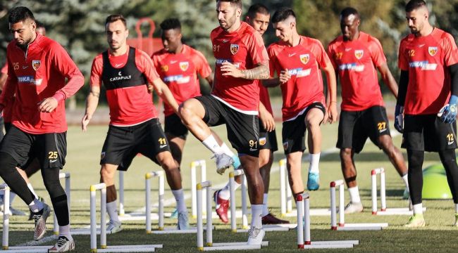 Kayserispor'da 31 futbolcunun lisansı çıktı