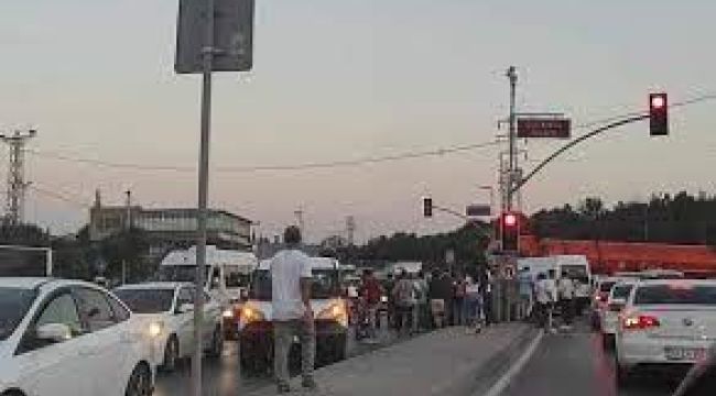 Kırmızı ışıkta geçen İETT aracı zincirleme kazaya neden oldu