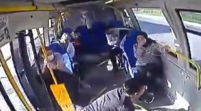 Pendik'te İETT otobüsünün yolcu indirmek için duran minibüse çarptı