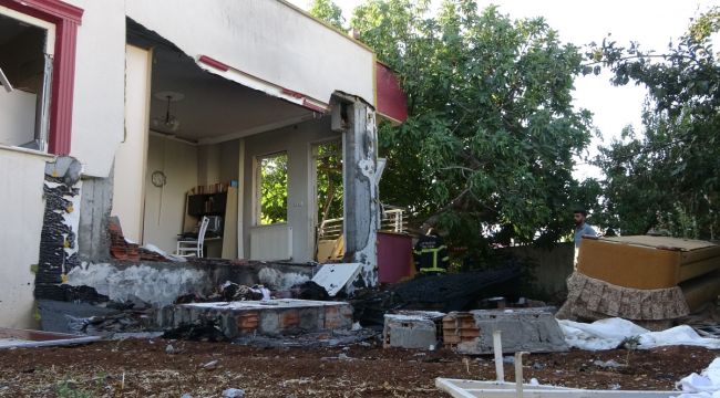 Tek katlı ikamet bomba gibi patladı