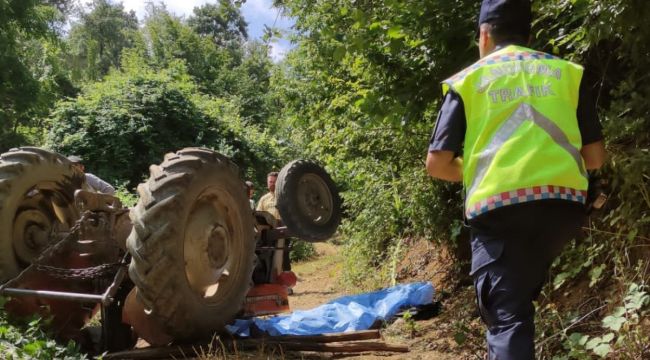 Tuğla yükü traktör devrildi