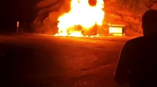 Zonguldak'ta faciadan dönüldü, işçi servisi alev alev yandı