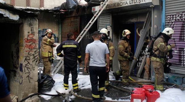 2 katlı boya imalathanesinde yangın çıktı