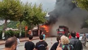 Amasra'da yangın: 2 kafe ve 3 büfe küle döndü