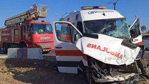 Ambulans ile kamyonet kazası