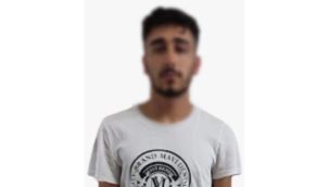 Bakırköy'de hırsız gözüne kestirdiği binaya böyle tırmandı