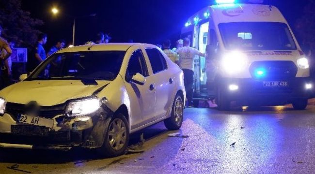 Ehliyetsiz sürücü uygulamadan kaçarken kaza yaptı