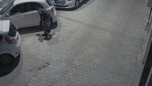 Gece yan yana park halindeki 11 aracın lastikleri kesildi