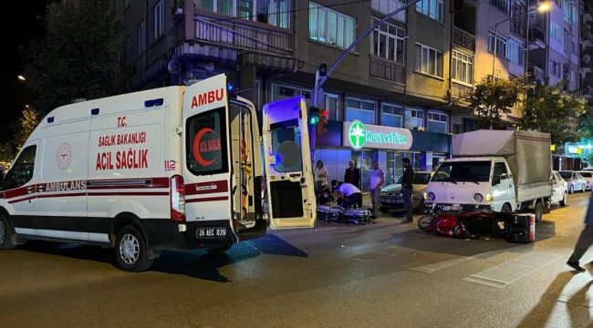 Kamyonetin çarptığı motosiklet sürücüsü yaralandı