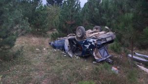 Sürücüsünün direksiyon hakimiyetini kaybettiği araç devrildi