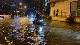 Tayland 20 yılın en şiddetli muson yağmurlarıyla mücadele ediyor