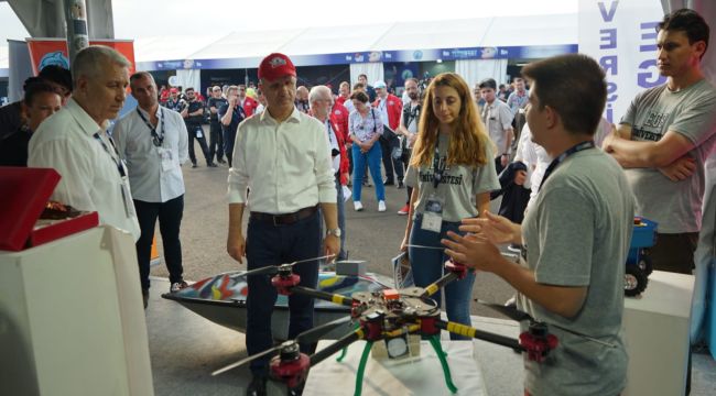 YÖK Başkanı Prof. Dr. Özvar, TEKNOFEST Karadeniz’de EÜ standını ziyaret etti