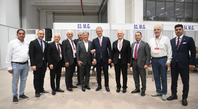 Başkan Mustafa İduğ İZTO Ailesi kucaklaştı