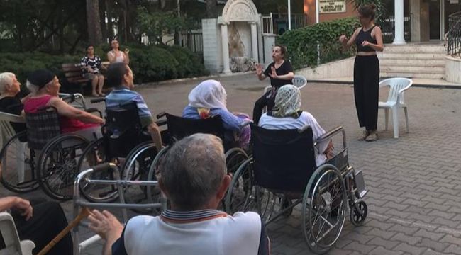 Dansın iyileştirici gücü “Dans Yeniden” ile İzmir’e yayılıyor