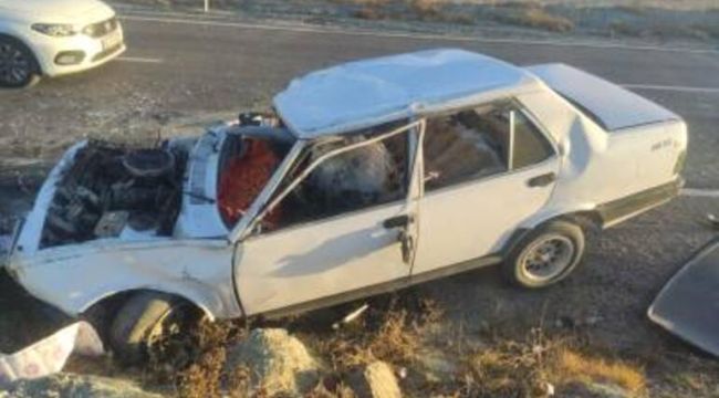 Ehliyetsiz ve alkollü sürücü otomobiliyle kayalara çarptı