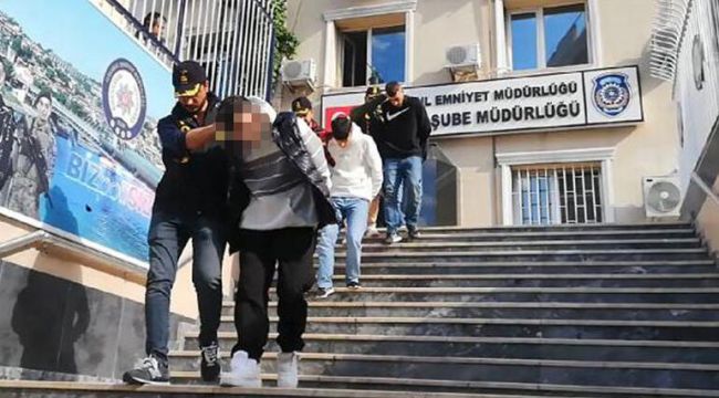 Evden ziynet eşyaları çalan hırsızlar yakalandı